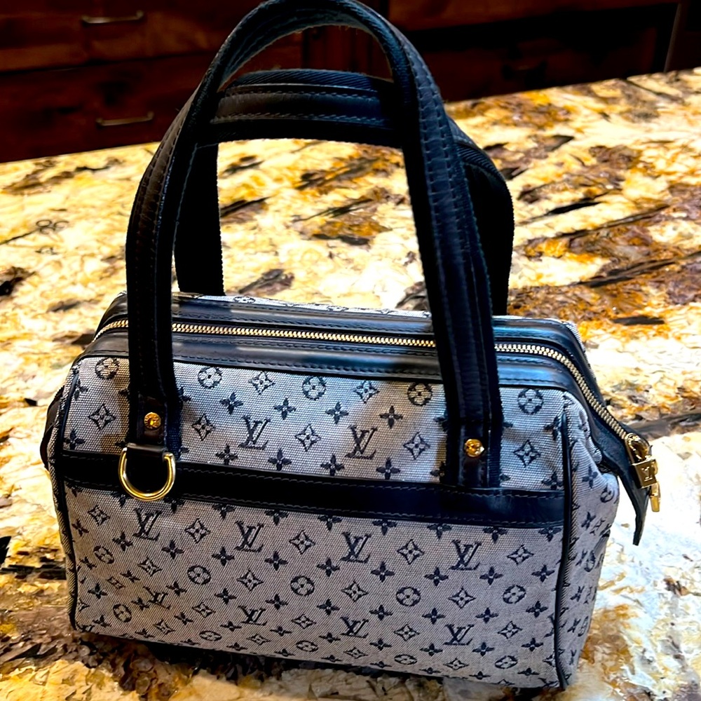 Authentic LV Josephine PM